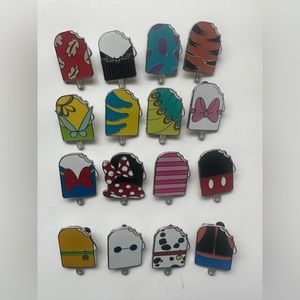 16 Disney Pin Set
